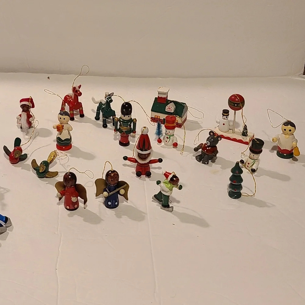 Wood Christmas tree mini ornaments 2"